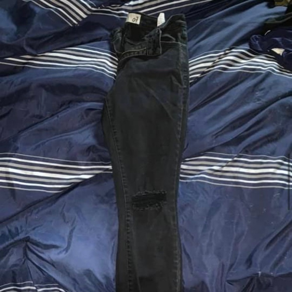 Garage ripped jeans
